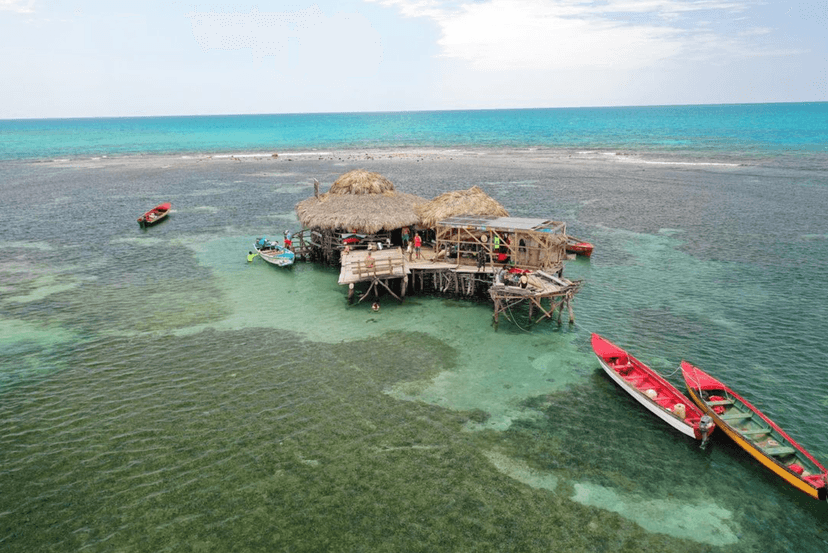 Floyd's Pelican Bar (St. Elizabeth)